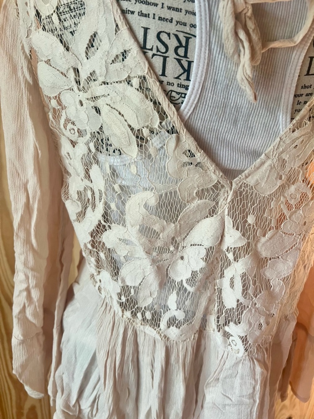 🦅🌺American Eagle Outfitters Cream Lace-Yoke Bell Sleeve Tunic🌺🦅 - Picture 8 of 12